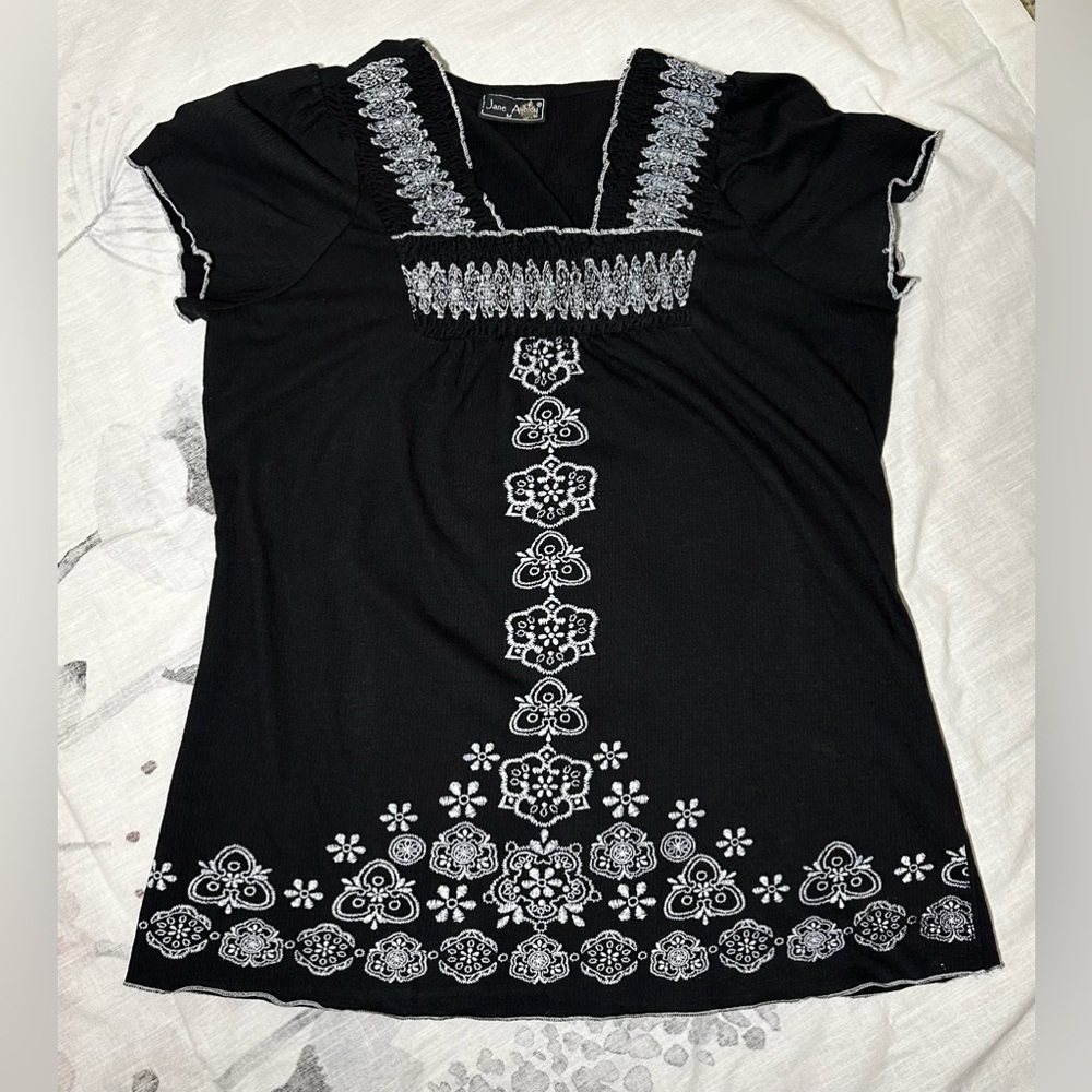 Jane Ashley Top Women Size Medium Black/White Embroidered Peasant Shirt Blouse